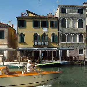 Appartamento Casa Virginia Direct At The Canal Cannaregio With Own Roof Terrace, Venezia